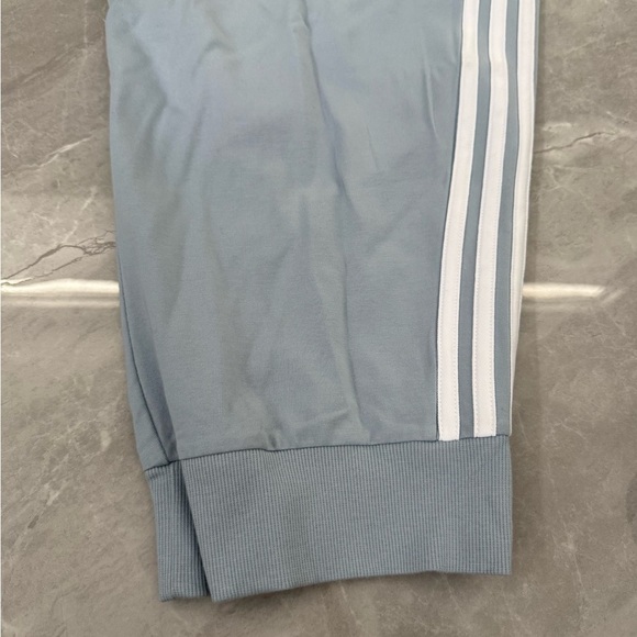 Women’s Adidas Essentials 3-Stripes Athletic Cuffed Pants 4X Plus Size - Picture 9 of 16